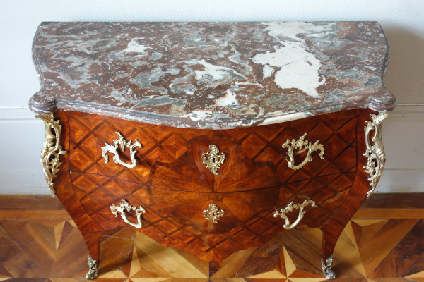 Louis XV Violet Wood Marquetry Chest Of Drawers