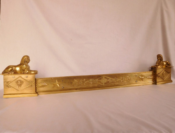 Empire period Gilded Bronze Sphinx Mantel Bar, Variant Modèle De Fontainebleau