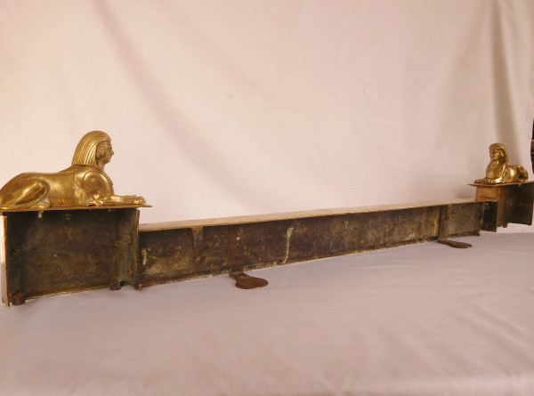 Empire period Gilded Bronze Sphinx Mantel Bar, Variant Modèle De Fontainebleau