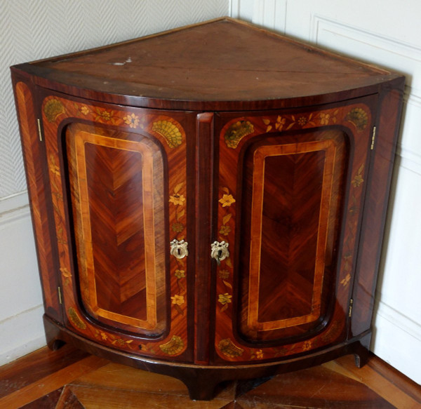 Louis XV Transitional Period Corner Buffet Encoignure En Fine Marqueterie Fleurie