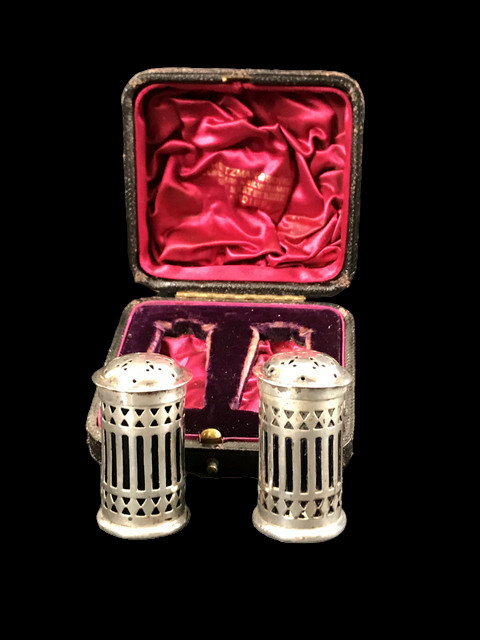 PAIR OF ANTIQUE STERLING SILVER SALIERES ( ENGLISH ) IN THEIR CASE