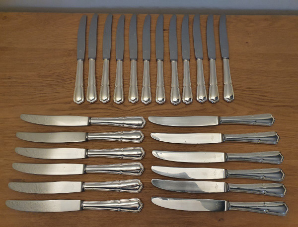 SFAM Suite of 24 Filet Knives Violinné Silver Metal 20th century