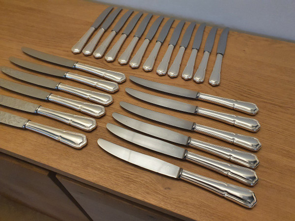 SFAM Suite of 24 Filet Knives Violinné Silver Metal 20th century