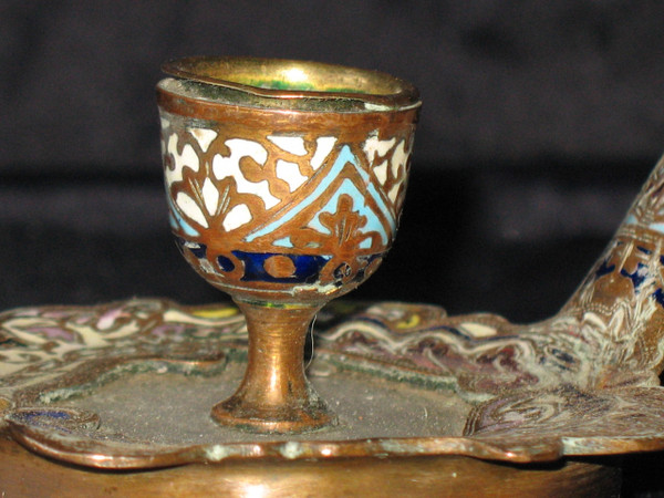 Small hand candle holder in bronze and enamels on onyx, late 19th century