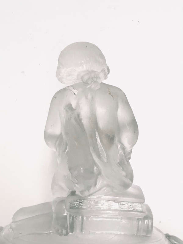 Allegory of knowledge in crystal from the house of Baccarat stamped