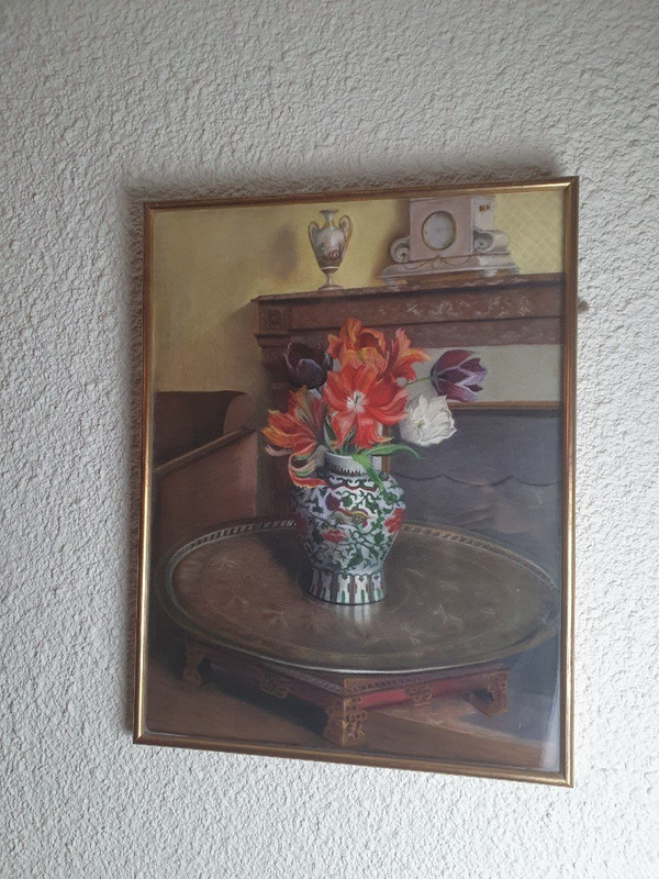 Veduta di interno con vaso cinese e tulipani , pastello, metà del XX secolo.