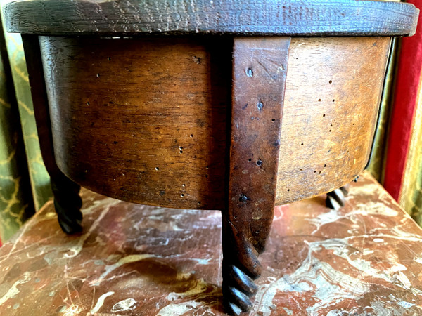 Popular art that this round foot heater box in walnut (feet) and sycamore (tray) twisted work of the feet