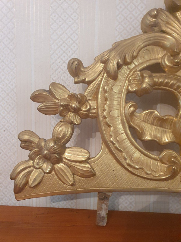 Beaucaire Mirror Pediment, Wood And Golden Stucco, 18th Century.