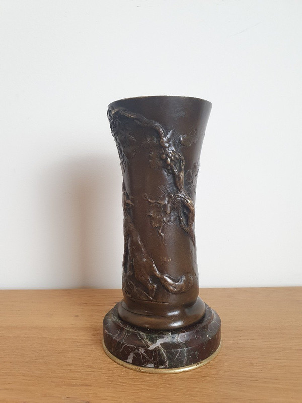 Ernest Sanglan , Vase , Fuchs und Trauben , Bronze patiniert ,Ende XIX°/Anfang XX°.