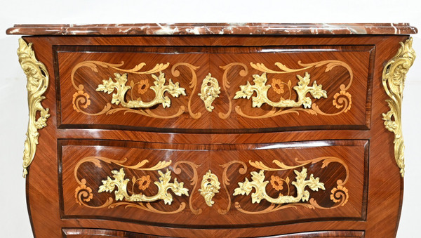 Petite Commode-Tombeau en Palissandre et Bois de Violette, style Transition Louis XIV  Louis XV – Début XXe