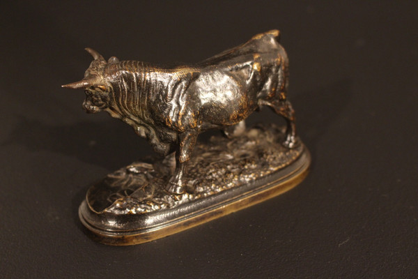 Small bull sculpture