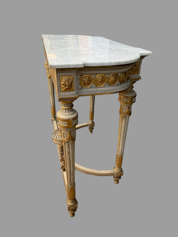 1/2 MOON CONSOLE IN LACQUERED AND GILT WOOD, NAPOLEON III PERIOD WITH A MARBLE TOP