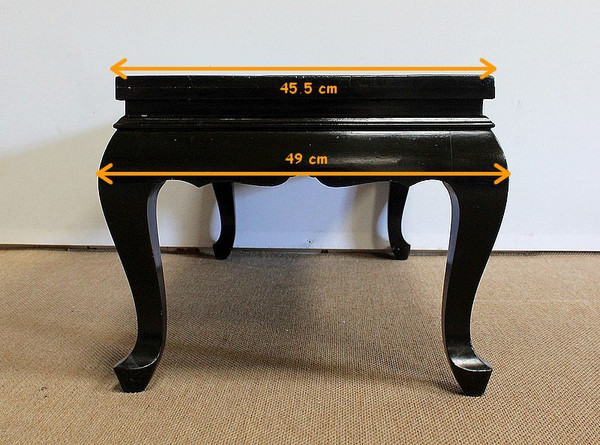 Small Asian Coffee Table with black lacquer – Early 20th century