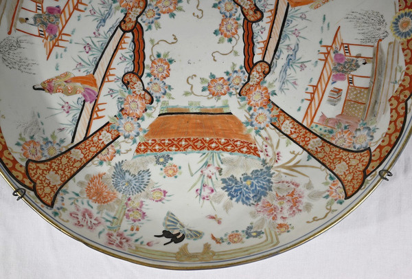 Important Japanese Porcelain Dish, Meiji era – 2nd part 19th century