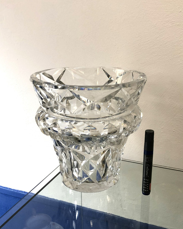 Large and heavy cut crystal vase stamped BACCARAT 24 cm