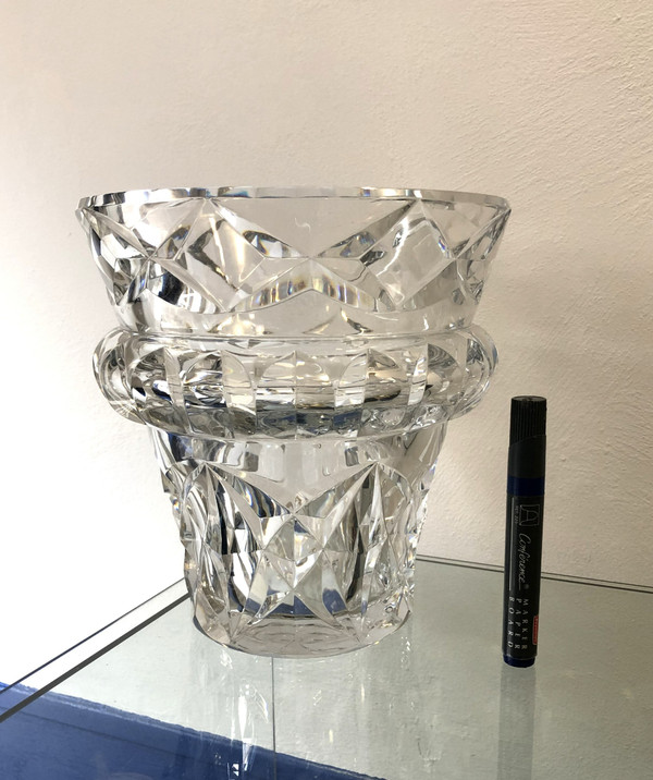 Large and heavy cut crystal vase stamped BACCARAT 24 cm