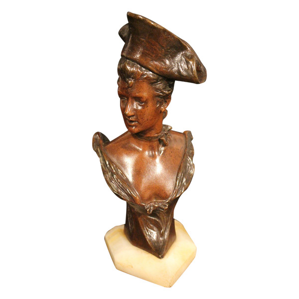  Bust of woman with hat