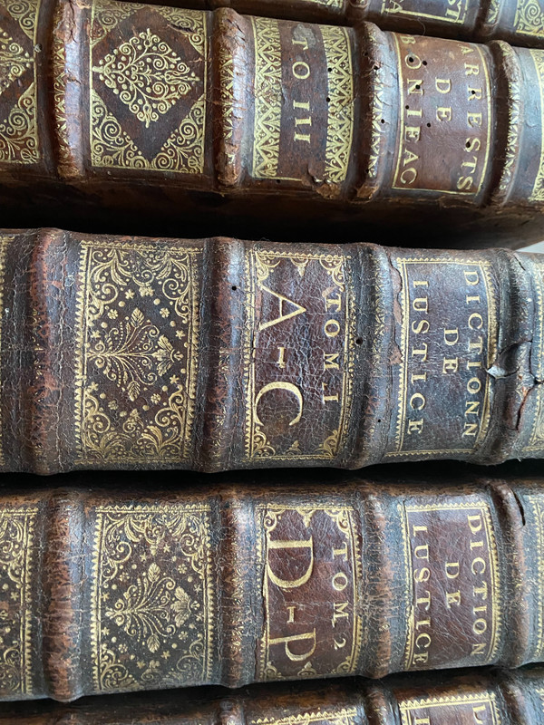 Deux fois trois volumes in folio de Droit et de Justice , Lyon 1689/1708 - et Paris 1725 A fine collection of two works.