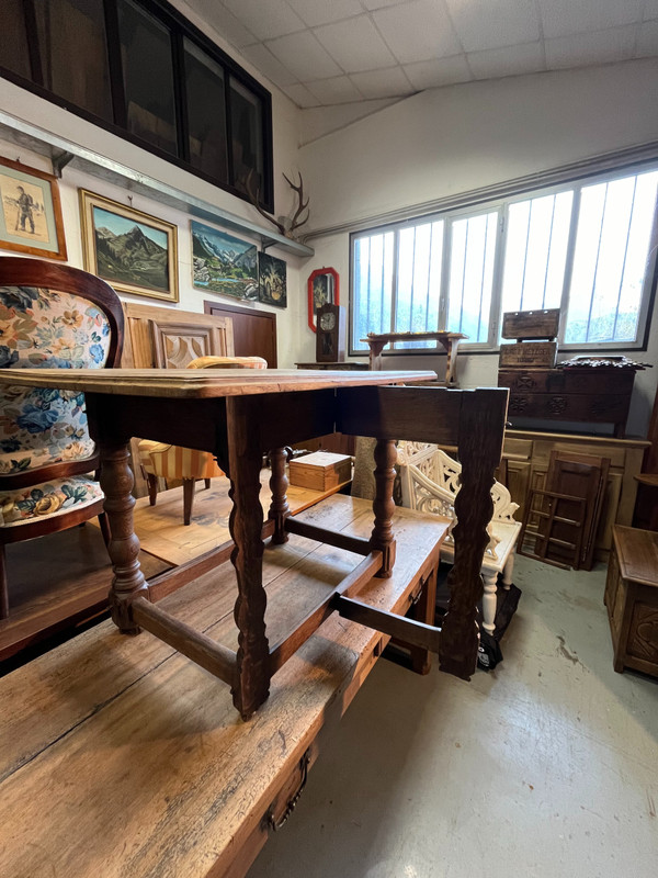 Table à manger en châtaignier 1800