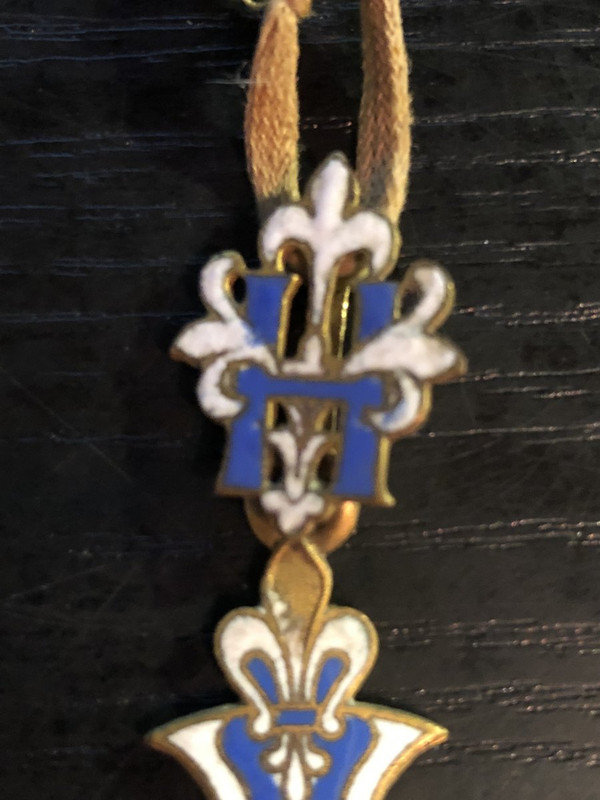 cross known as the "Count of Chambord"