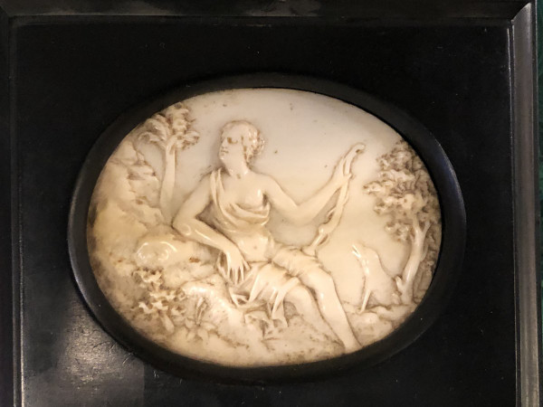 Miniature In Carved Ivory, 19th Century - Diana the Huntress.