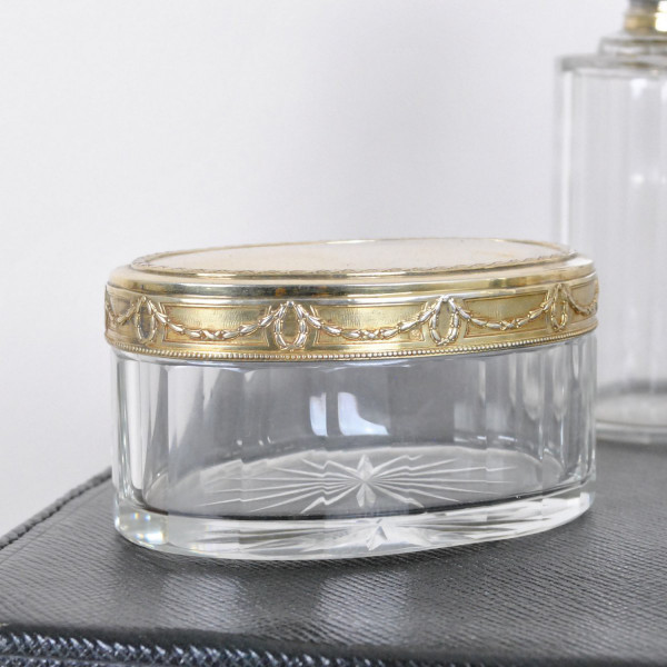 Coffret Nécessaire De Toilette En Cristal Et Argent, Monogrammé,  XIXème Siècle