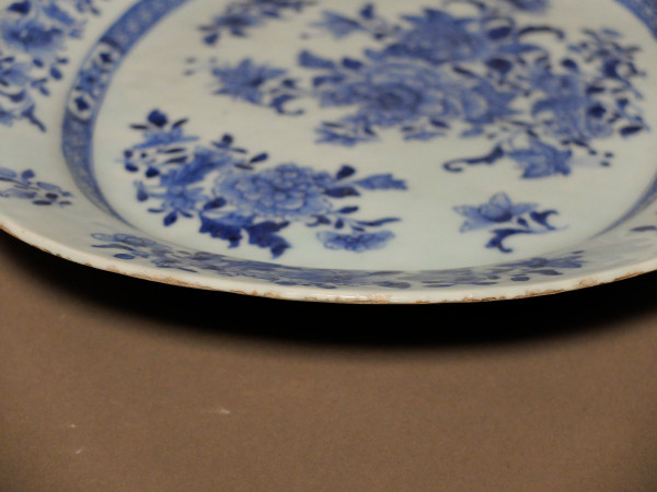 Oval dish in blue and white Chinese porcelain - 18th century