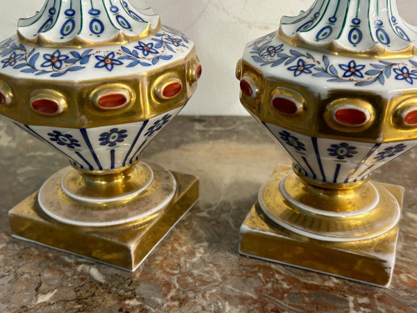 Pair De Flacons En Porcelaine De Paris XIXéme Siècle