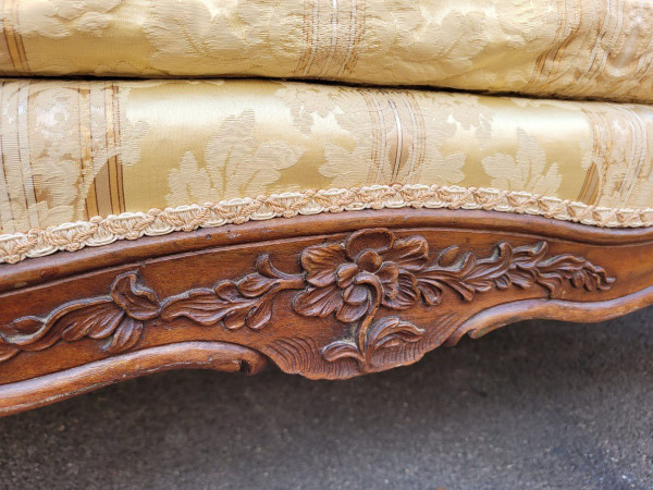 *Offre spéciale *Grande Banquette En Noyer d'époque Louis XV, XVIIIème Siècle