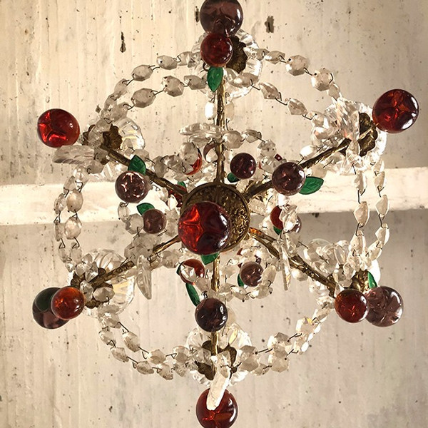 Gilt bronze chandelier, crystal pendants and colored glass pendants in the shape of fruits, late 19th century