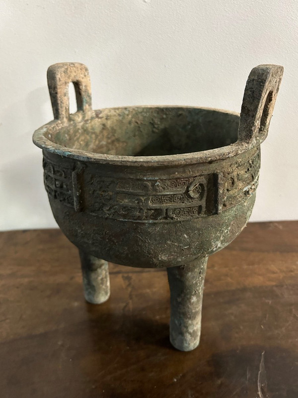 Vase Tripode Brule Parfum En Bronze à Patine Verte Et Terreuse - Chine Archaïque