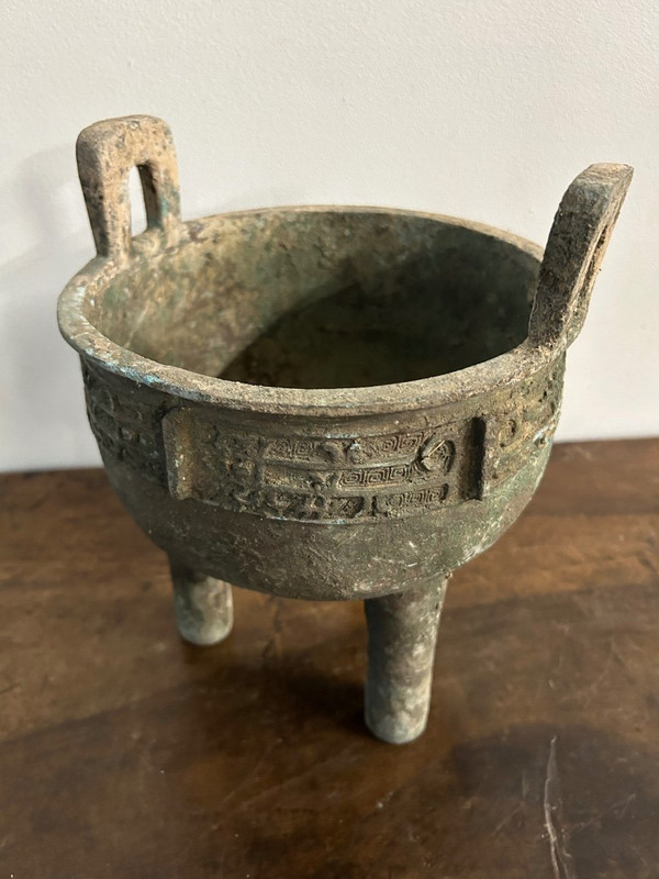 Vase Tripode Brule Parfum En Bronze à Patine Verte Et Terreuse - Chine Archaïque