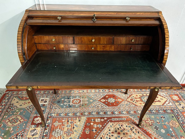 Beautiful Cylinder Desk In Louis XV Marquetry From the 18th Century