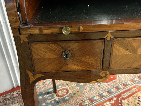 Beautiful Cylinder Desk In Louis XV Marquetry From the 18th Century