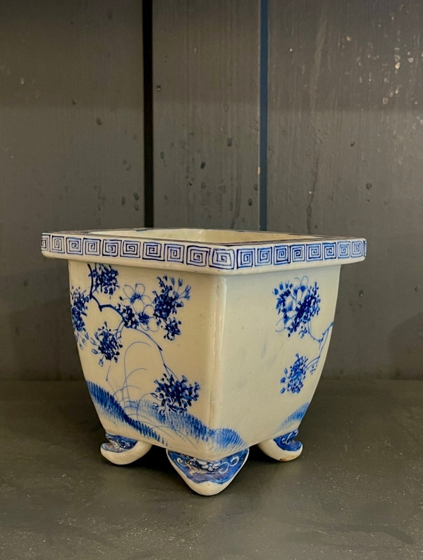 Petite jardinière en porcelaine de Chine, XXe siècle 