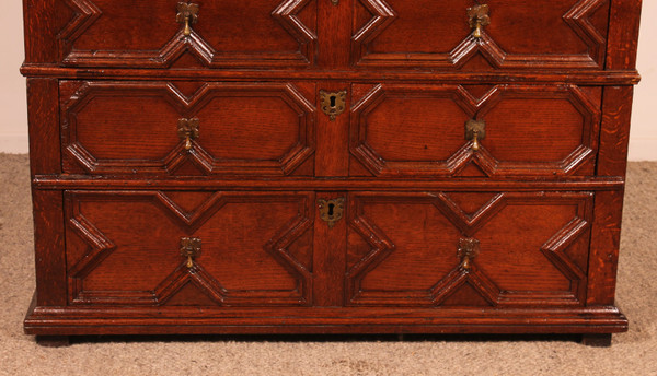 Jacobean Period Chest Of Drawers In Oak From The 17th Century