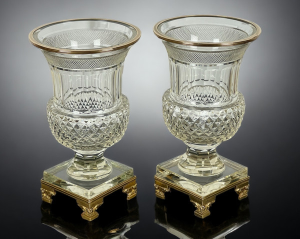 PAIR OF ANTIQUE 19th C. BACCARAT VASES IN MEDICIS SHAPE IN CUT CRYSTAL