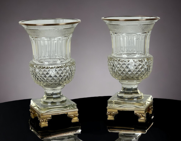 PAIR OF ANTIQUE 19th C. BACCARAT VASES IN MEDICIS SHAPE IN CUT CRYSTAL