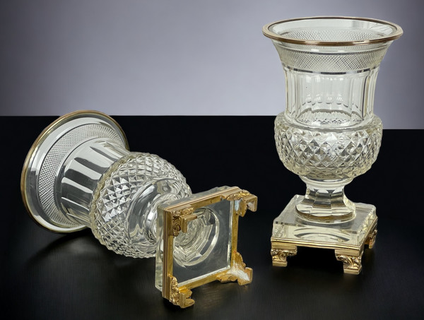 PAIR OF ANTIQUE 19th C. BACCARAT VASES IN MEDICIS SHAPE IN CUT CRYSTAL