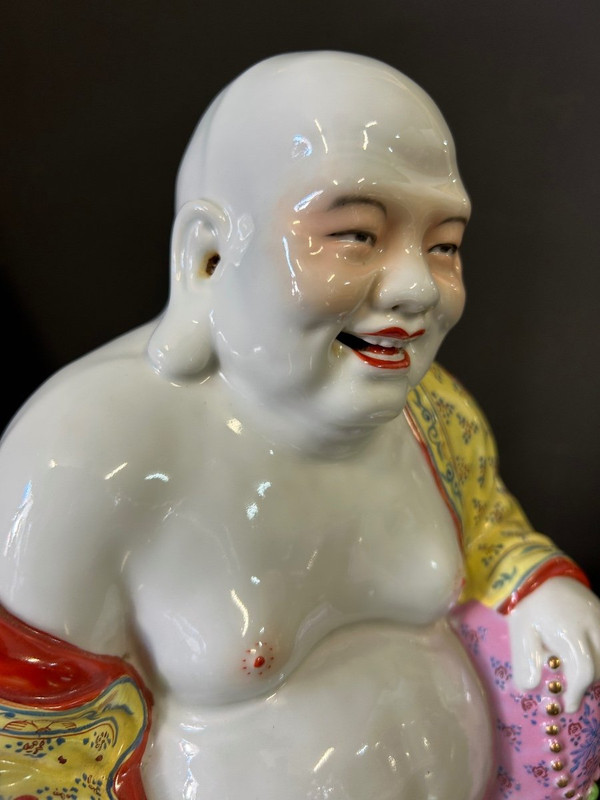 Buddha - Budai - Putai Rieur Porcellana smaltata in policromia Cina Inizio XX secolo