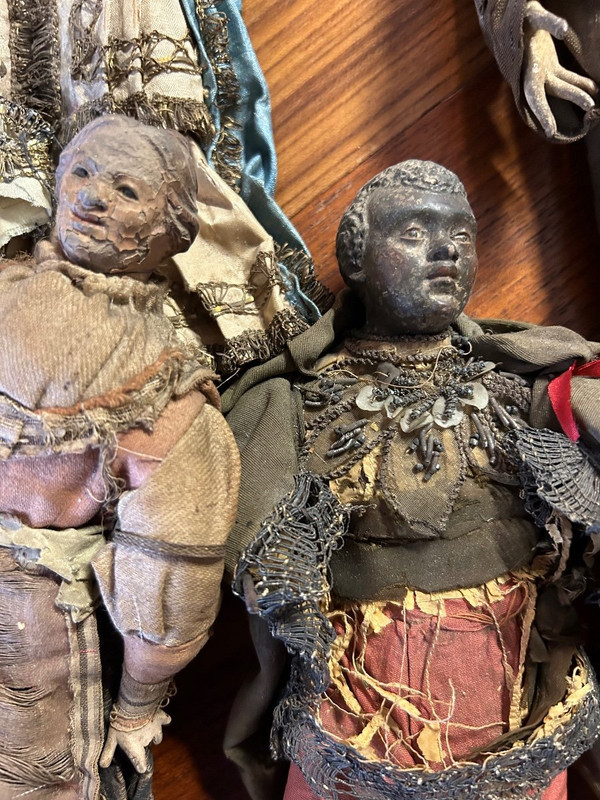 Lotto Di Sette Figure Del Presepe Napoletano Del XVIII Secolo - Italia - Napoli