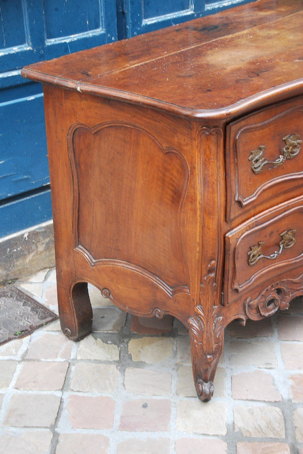 Beautiful Walnut Chest of Drawers Nimes, 18th century