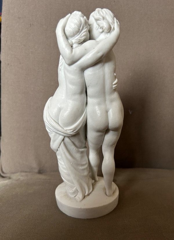 Amour Et Psyché - 18th Century Porcelain Biscuit Sculpture