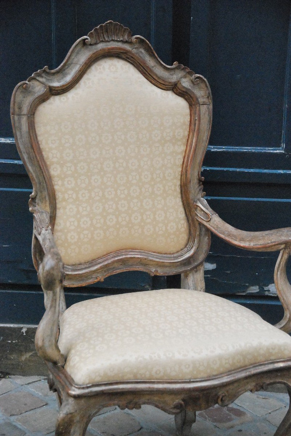 Venice , Large 18th century ceremonial armchair with frame