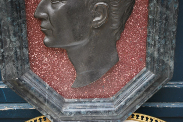 Lead Emperor Profile on Porphyry Base