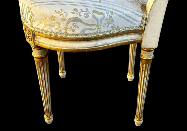 Suite De Quatre Chaises Montgolfières De Style Louis XVI - Bois Laqué Et Doré