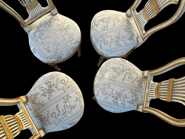 Suite De Quatre Chaises Montgolfières De Style Louis XVI - Bois Laqué Et Doré