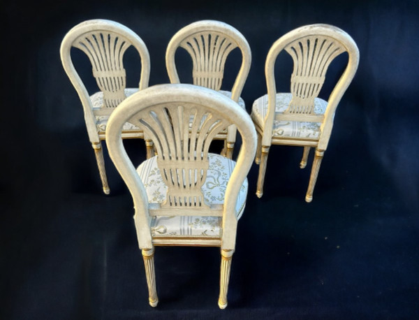 Suite De Quatre Chaises Montgolfières De Style Louis XVI - Bois Laqué Et Doré