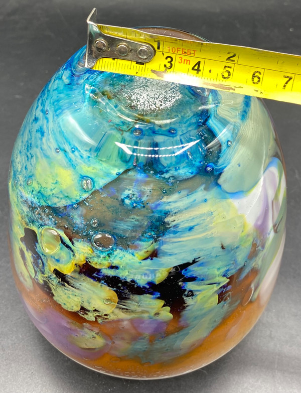 BLOWN GLASS VASE