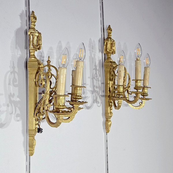 Pair of bronze wall lights, Louis XVI style - 1st part 19th century